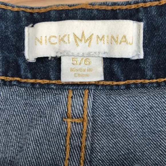 🆕Nicki Minaj High Rise Jean Shorts 5/6🆕 - Picture 6 of 7